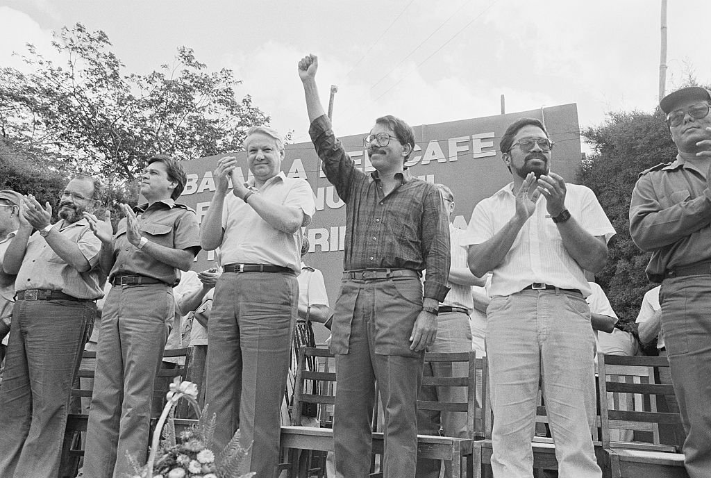 ElCuerv0Nica's tweet photo. Los líderes no se crean, se fabrican o se inventan, los verdaderos líderes se forjan en la lucha!
Y el Daniel @PresidentedePaz es uno de esos verdaderos líderes, forjado en la lucha revolucionaria del pueblo de #Nicaragua.
#PLOMO19 #RedFSLN #Nicaragua https://t.co/7RTlGcXUGT