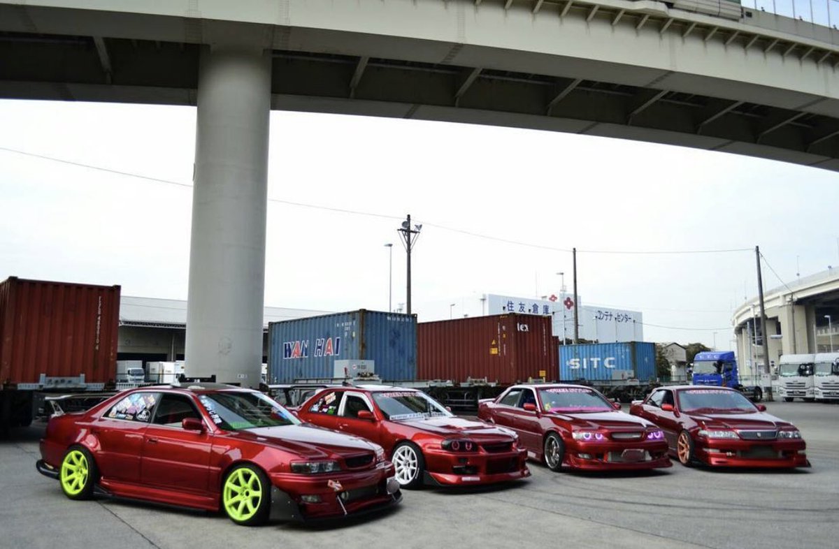 bororon_bron's tweet photo. 昔Free Styleというチームがあってですね
今となっては手前のチェイサーしか生き残ってないらしい

同級生で色揃えるってなかなか若いよな(1人だけ同級生じゃないけど) https://t.co/ApEzBlxrWd