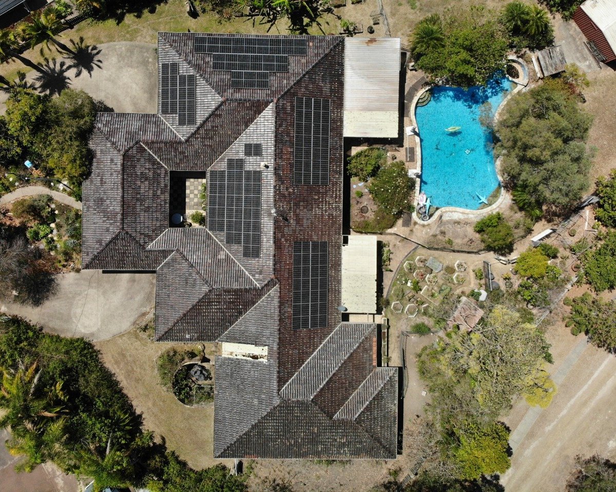 PVEnergyCentre's tweet photo. Exciting News!! 📷
Energy Solution Centre shines in Grand Designs Australia Magazine with GoodWe Australia and New Zealand!📷
Check out our solar mega system: 34.3kW of pure power, featuring a 20kW GoodWe Smart Hybrid inverter and two battery energy towers for a whopping 26kWh. https://t.co/xNMjNv47Ht