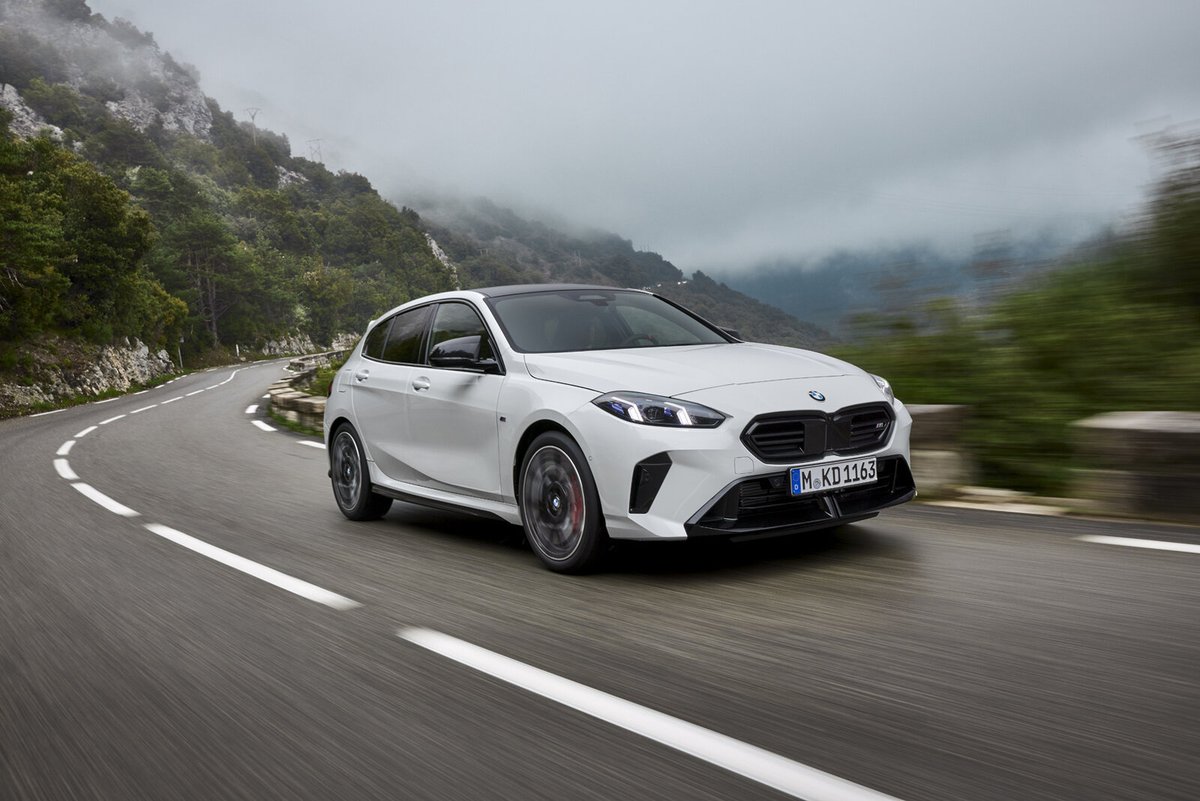 GermanCarForum's tweet image. #bmw #1series #1er #F70 #the1 The pioneer of driving pleasure in the premium compact segment is entering its fourth model generation. With a dynamic design presence, a completely revised drive... germancarforum.com/threads/the-al…