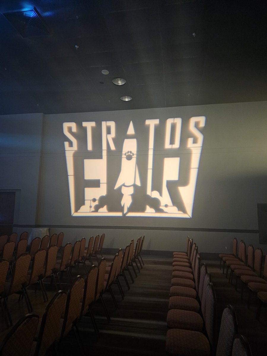 Had a fantastic time making lights go blinky blinky for stratosfur and getting to expirence the high presure sodium green house lights 😌