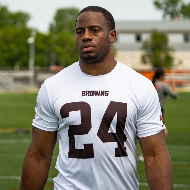 🔁 Repost if you appreciate the best Running Back in the league. 🤎🧡 #Browns