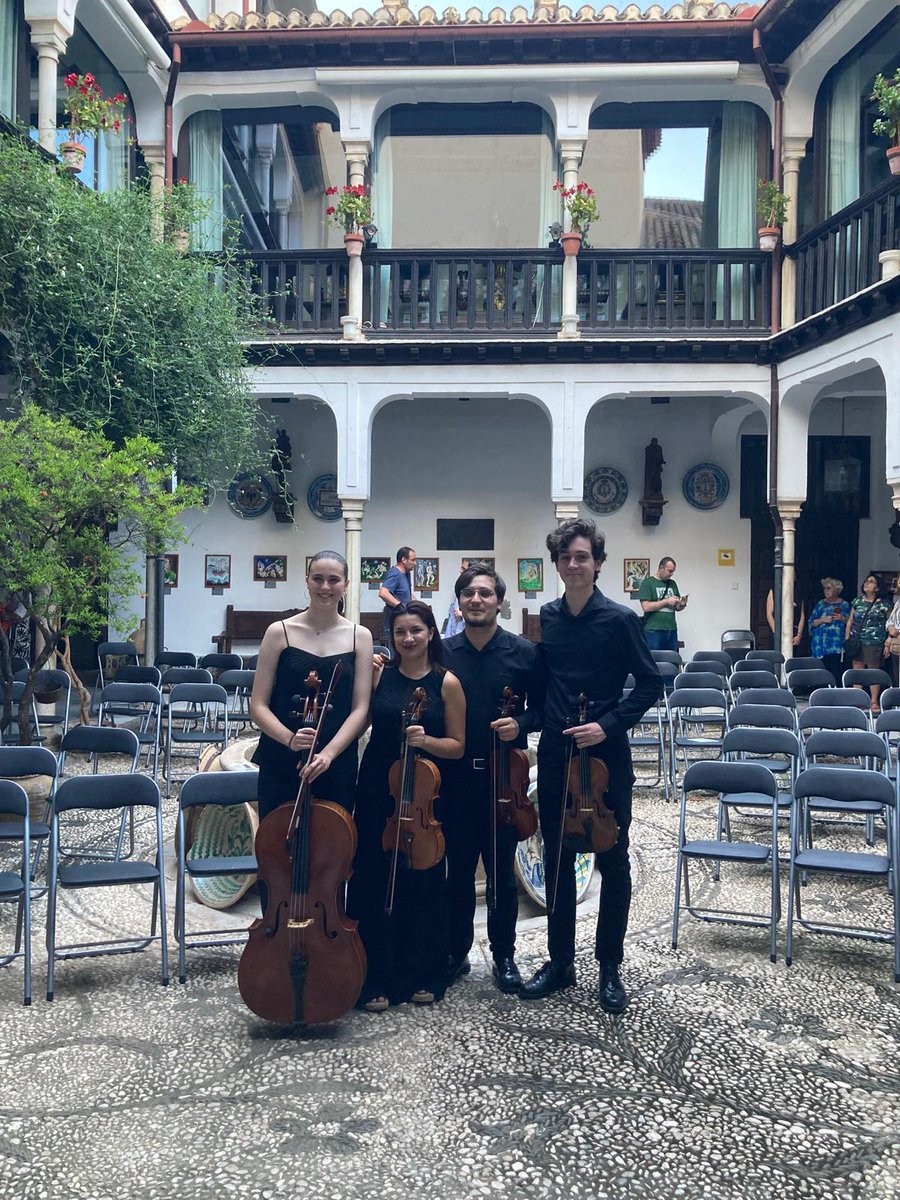 RCSM VictoriaEugenia tweet media