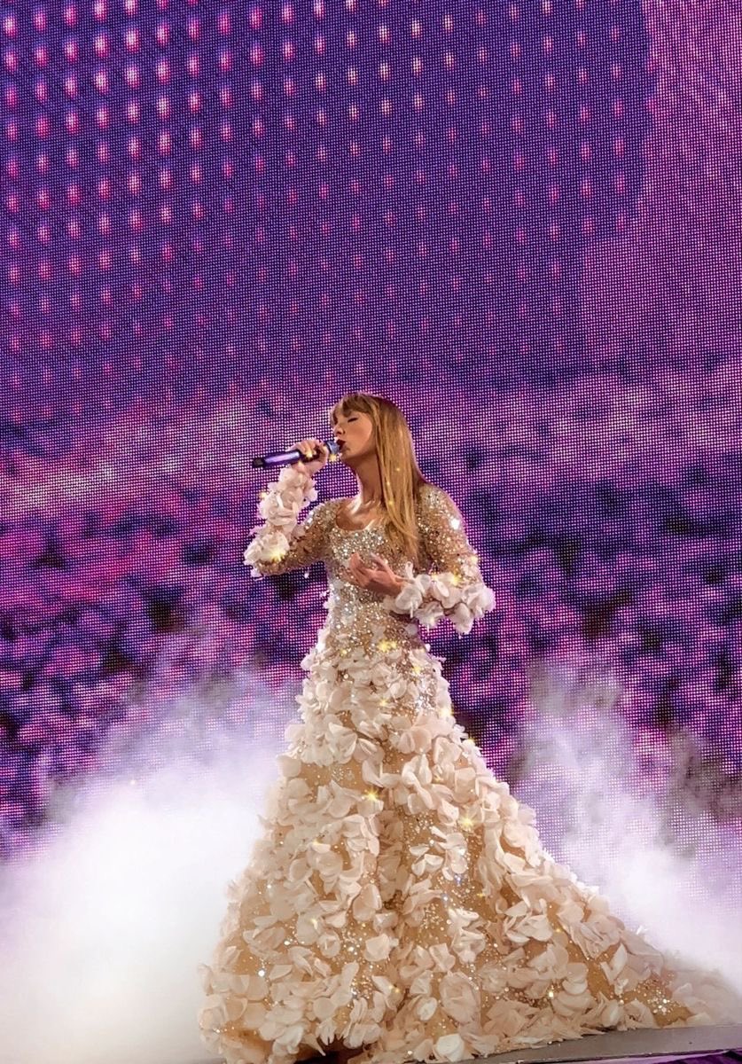 Taylor Swift Eras Tourフーディ オフィシャル未開封品XL hqdefault.jpg