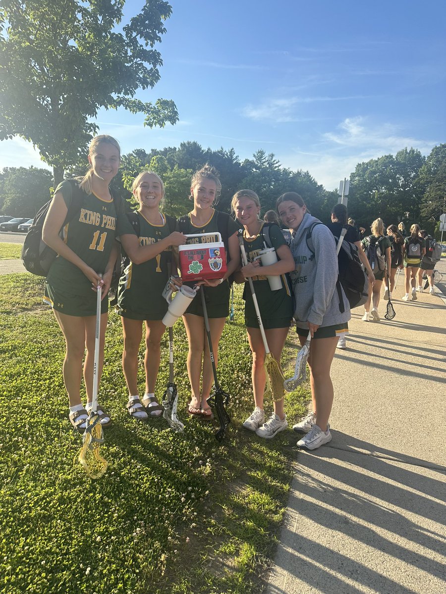 Great fight today over Wellesley. Congrats to our seniors on a great career!