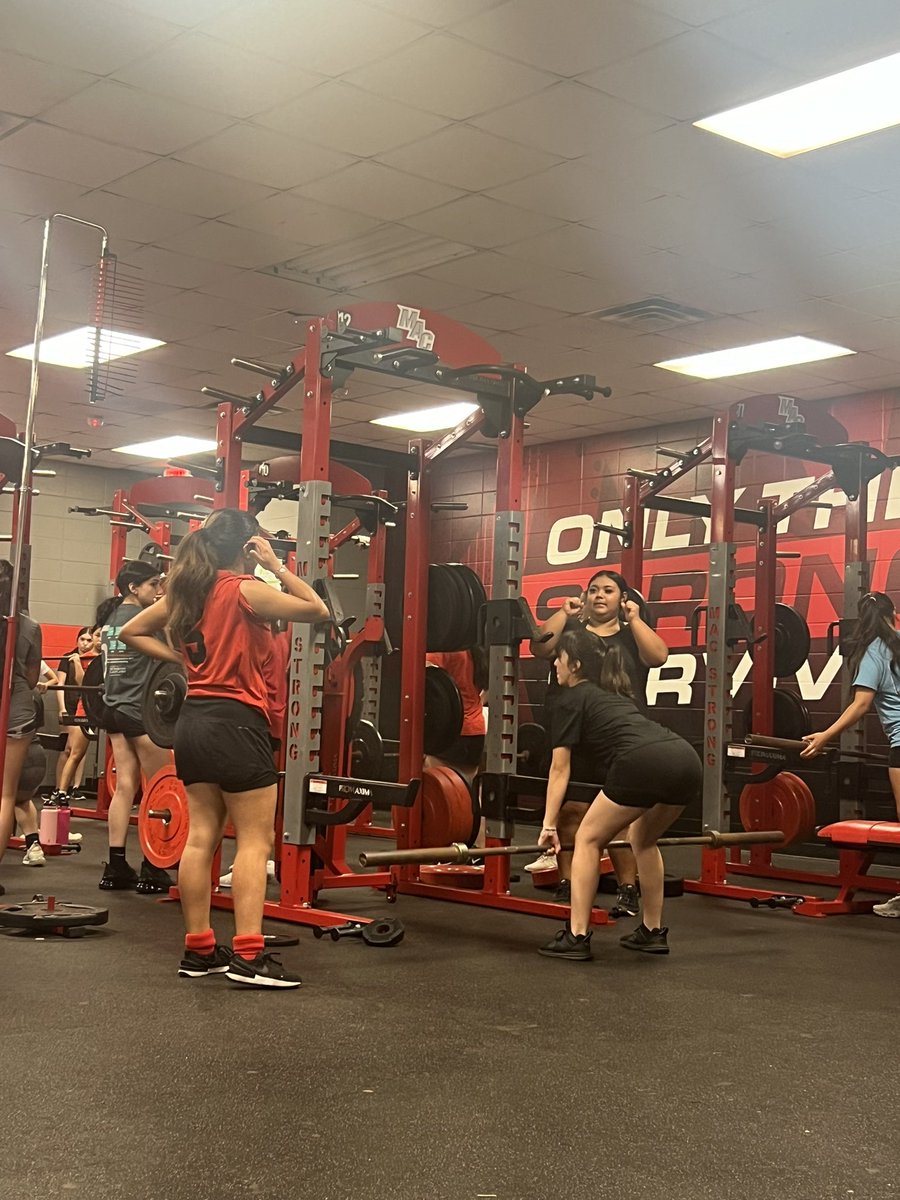 CoachHunter23's tweet photo. Excited to see Grantham girls working hard to prepare for the upcoming season at the SAC MAC clinic this week! 💪🏾 https://t.co/0LmeOZ5Hv2