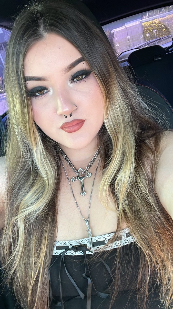 nessa ☠︎︎ tweet media