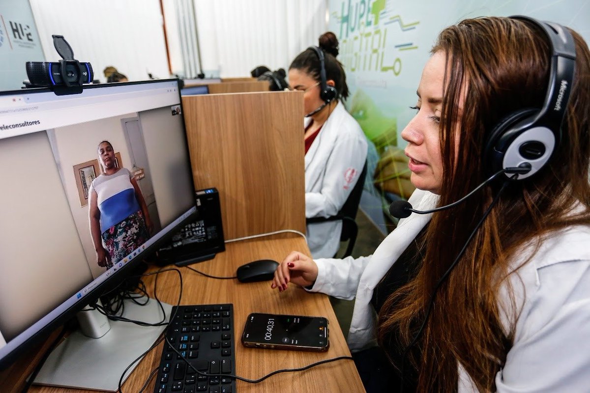 GovRJ's tweet image. 🚀 O Centro de Teleconsulta do Hospital Universitário Pedro Ernesto (Hupe-Uerj) atingiu 10.100 atendimentos em 24 especialidades pelo SUS, em apenas um ano! 

📱Este serviço pioneiro, lançado em fevereiro de 2023, já é referência nacional. 🏥

#SUS #Saúde #UERJ #GovRJ