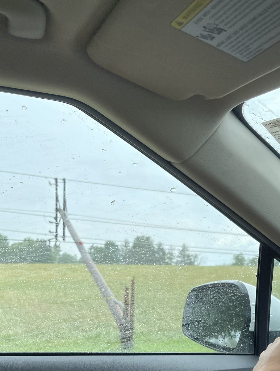 brencole94's tweet photo. Storm damage in Oldham County along 42. @MarcWeinbergWX @BGoodeWAVE3 https://t.co/Sk3ZP81rVW