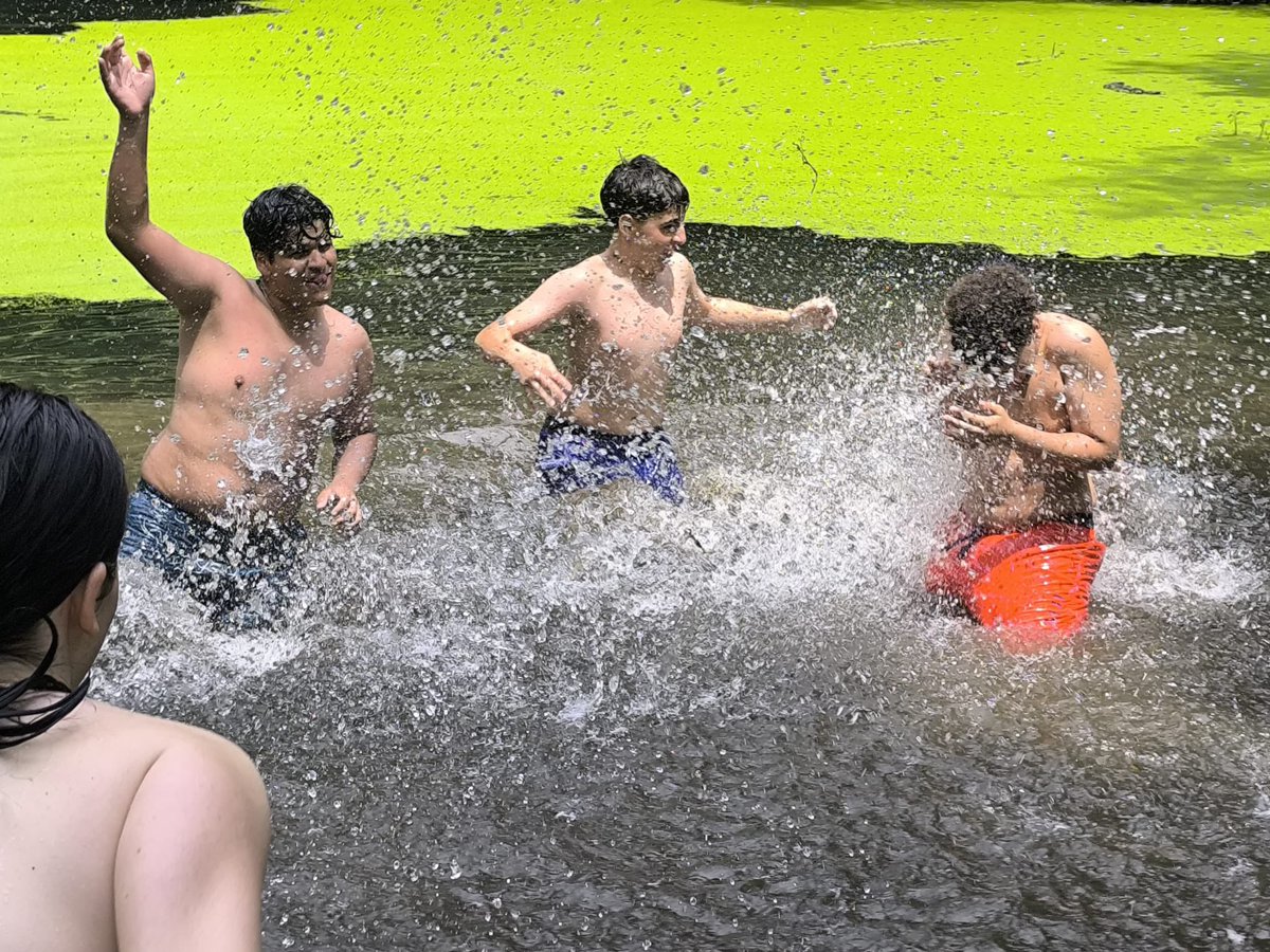 CEM1931's tweet photo. | ESO |
💦 Els i les alumnes de segon d'ESO gaudeixen d'un dia als Gorgs de les Planes d'Hostoles.
#SomCem #escola #Educació #natura #sortides #gorgs https://t.co/JMR88NeDYN