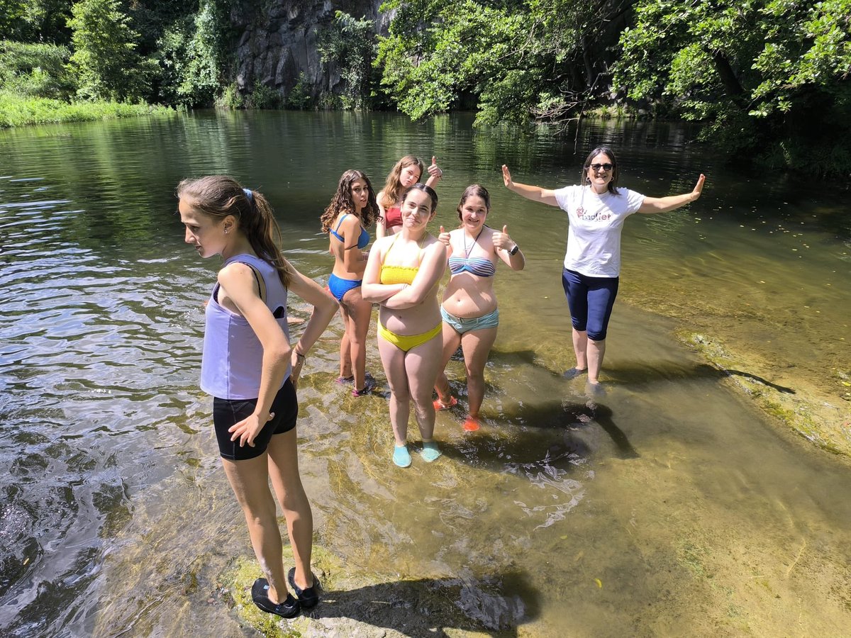 CEM1931's tweet photo. | ESO |
💦 Els i les alumnes de segon d'ESO gaudeixen d'un dia als Gorgs de les Planes d'Hostoles.
#SomCem #escola #Educació #natura #sortides #gorgs https://t.co/JMR88NeDYN