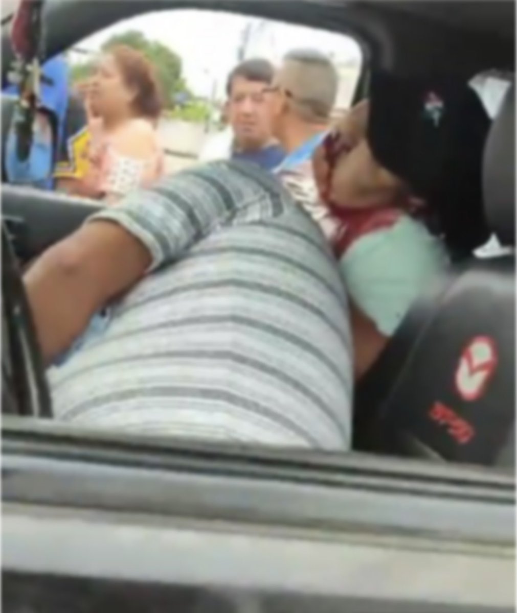 🔵ASESINAN A 2 HERMANOS EN MACHALA 

2 hermanos fueron víctimas de sicariato en el barrio Machala Libre  al norte de la ciudad. La policía llegó al punto para las respectivas investigaciones.