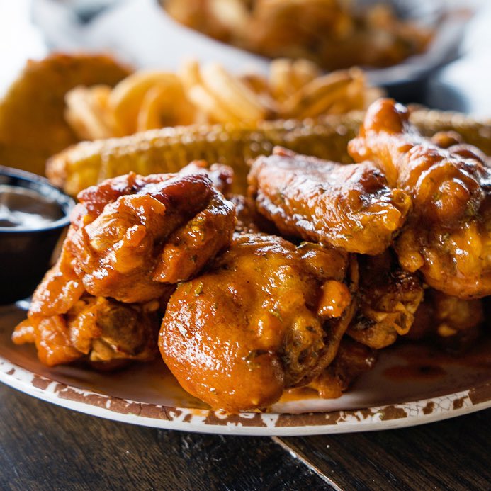 BuffalosTuscAL's tweet photo. A whole lot of deliciousness right here! 🤤 https://t.co/pGFsOKerQr