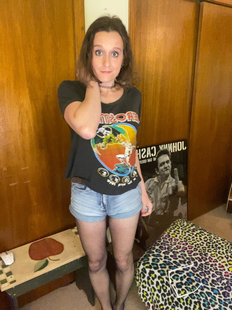 VeeAnaTroi's tweet photo. Outfit of the day.
Vintage tee (Circa 1979) Wax Jean Shorts, and fishnets 
#Vintage #Fashion #TransPride #Pride #Style #VintageStyle https://t.co/63JdRekk4x