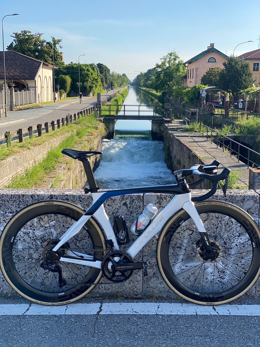 mauro_scovenna's tweet image. Giorno di riposo #Giro🇮🇹🚲 
Dopo 26 gg.senza 🚲  un bel 200K🚲alla faccia di tutte le #pippe  e falsi #influencer che non sanno nemmeno cambiare una camera d’aria 🚲🤣😜👋