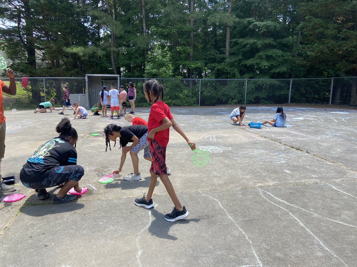Another end of year favorite day, Field Day! It was hot but the day was fun! Shoutout to <a href="/CoachLMaher/">Lauren Maher</a> 😎 #NHVoyagers #almostsummer