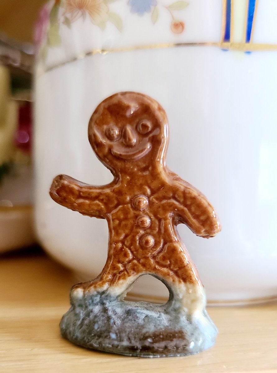 GreyCupBound's tweet image. The &quot;Gingerbread Man&quot; was highly sought after! #RedRoseTea