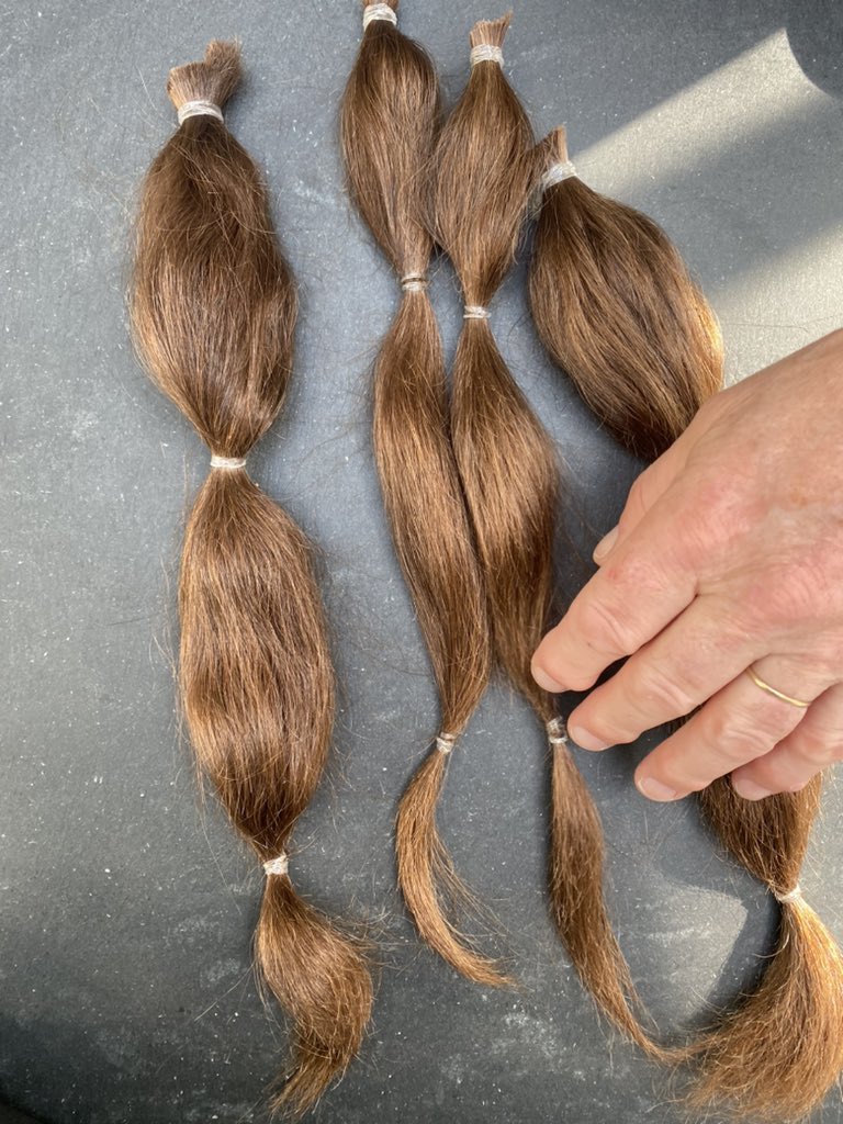Today I finally worked up the courage chopped off all my hair for a wonderful casue! I’m hoping to raise enough to cover the cost of making my hair into a wig for a child who needs it! Please consider donating to this wonderful cause <a href="/LauraLynnHouse/">LauraLynn, Ireland's Children's Hospice</a> 

idonate.ie/fundraiser/Emi…