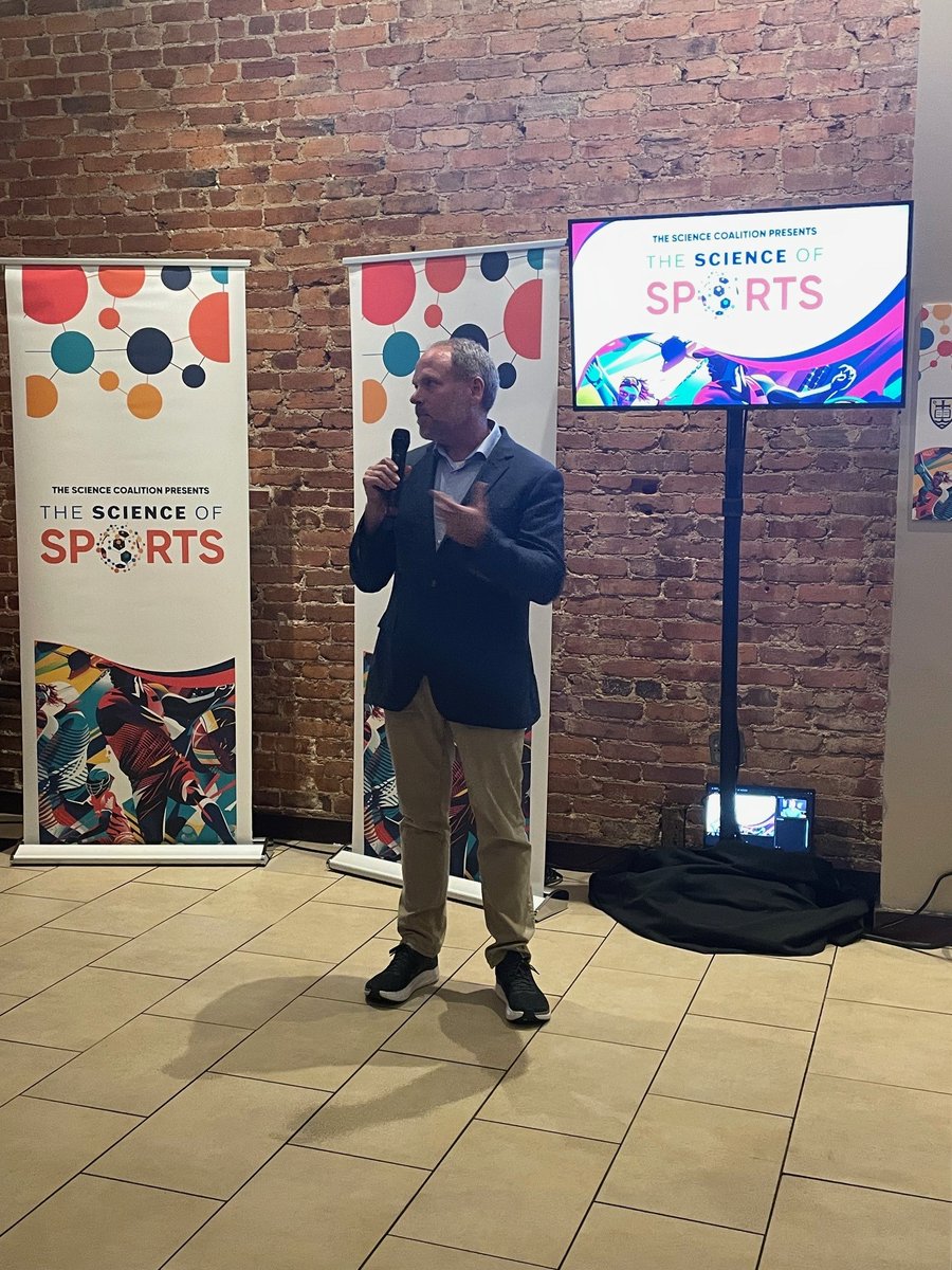 UOAdvocates's tweet photo. Thanks to @scicoalition for inviting @uoregon Professor of Human Physiology Mike Hahn, Director of the @BowermanSSC Sports Science Center, to Monday’s #ScienceofSports event in Washington, D.C. Federal funding plays a key role in enhancing human performance! #ScienceIsEveryone https://t.co/d2TvYlB1VY