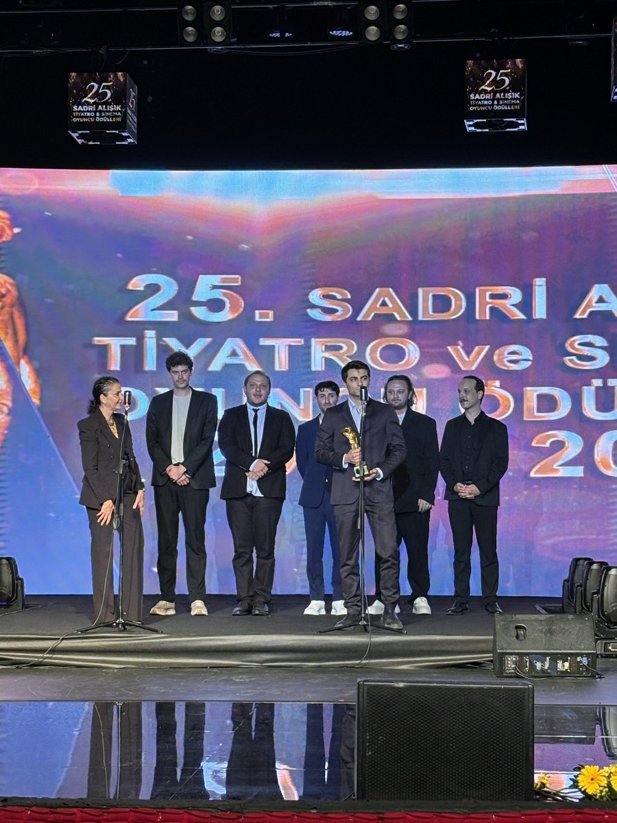 25.Sadri Alışık Tiyatro Sinema Oyuncu Ödülleri “Tiyatro Seçici Kurul Özel Ödülü” Pax Tiyatro-Peer Gynt Düzenleniyor. Tebrik ediyoruz. 

 #sadrialışıködülleri #paxtiyatro