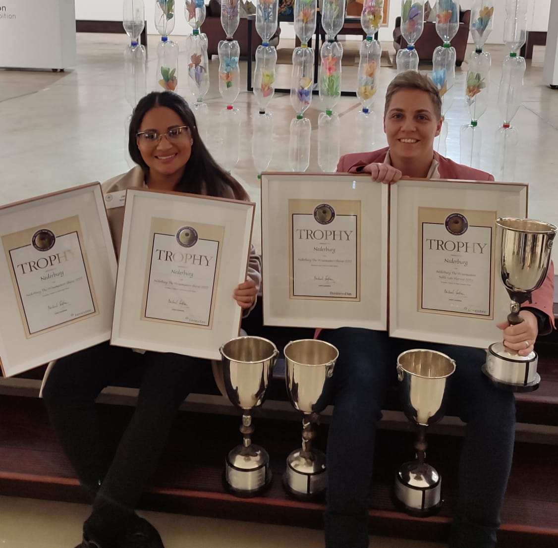 Nederburg's tweet photo. We’re soaring high with 4 trophies from the @trophy_wines!

🏆 The Winemasters Shiraz 2022: Best Shiraz, Best Value Gold Medallist, Best Red Wine Overall.
🏆 The Winemasters Noble Late Harvest 2023: Best Dessert Wine.

Congrats to winemakers Zinaschke &amp; Jamie! https://t.co/nwkDKR5Fbh
