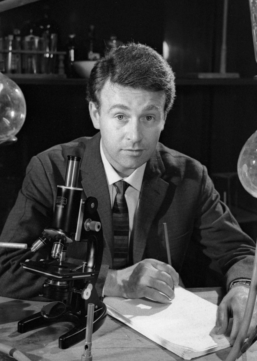 Such sad news about William Russell, another Doctor Who legend gone into space and time! He was an amazing companion! RIP Ian, gone to his next adventure 💙 💙 #DoctorWho #WilliamRussell
