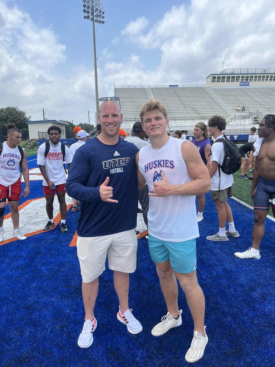 isaac_shumate's tweet photo. Had a Great time at the HCU Mega Camp!!!! Thank you to @HCUFootball for the experience and the great coaching!! Ran a 4.57 40!!💪🏼💪🏼@CoachjjClark @CoachJDulaney https://t.co/muz4nBIpH8