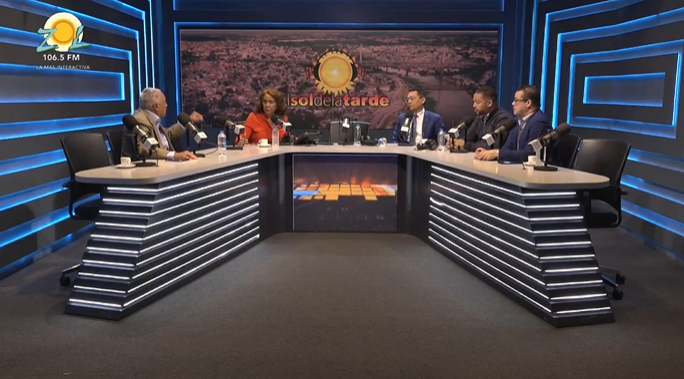 #ElSoldelaTarde El staff debate sobre los recientes asaltos a dos entidades bancarias del país. Ver ►► zolfm.com/streaming @RCCMediaRD @ZOLFM1065 @Telefuturo23