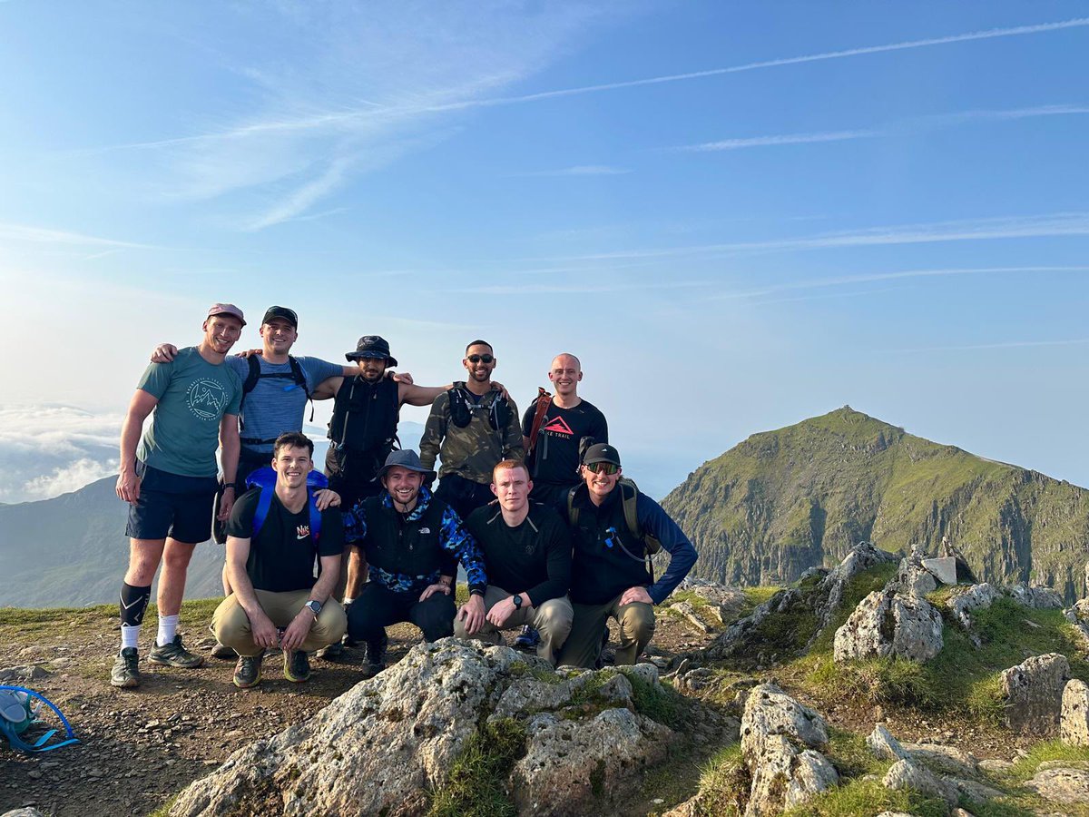 ben_pearson23's tweet photo. The latest challenge to be ticked off - The Welsh 3000s🏴󠁧󠁢󠁷󠁬󠁳󠁿

> 50km🥾
> 4000m ascent🧗
> 21 hours walking (17hr 52mins challenge time)🪫 https://t.co/Fzk9y0uvih