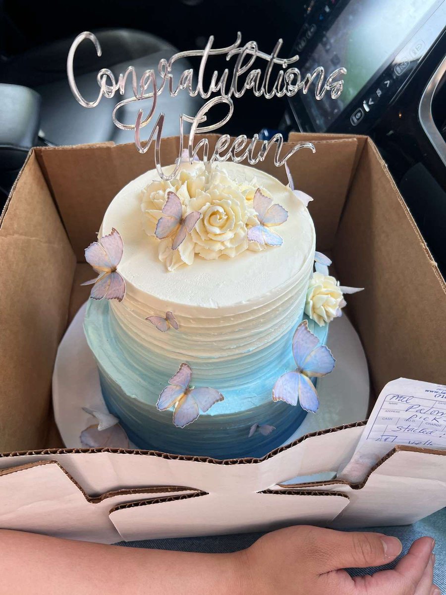 usa_mooble's tweet photo. 🍰Food support has arrived for Whee In and her team! Thanks to Handsome Rice and Ladybird Bakery! 🌸

Thanks @cluelessghost, hj, and Spoozy!

#WHEEIN #MAMAMOO #WheeIN_NYC #WHEEIN_1ST_WORLD_TOUR https://t.co/ygAWLzjE0r