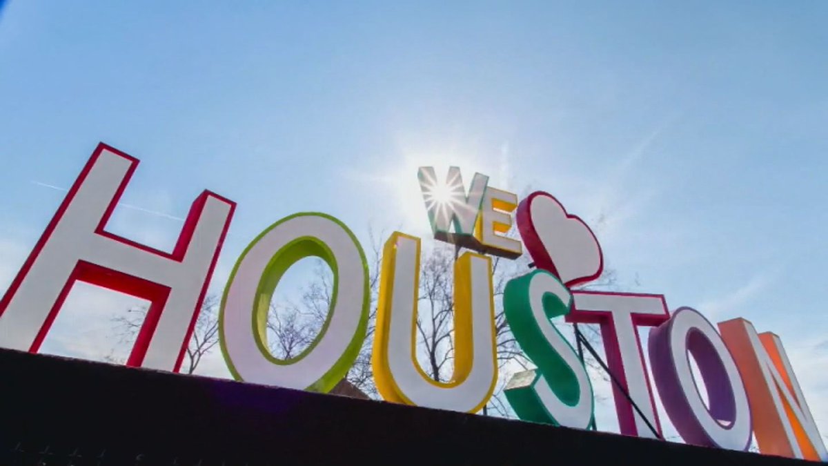 KPRC2's tweet photo. Reasons why you SHOULD NOT move to Houston ... NO. 1, we are FULL!
https://t.co/lEz5McCf1a https://t.co/aSxity9Nyn