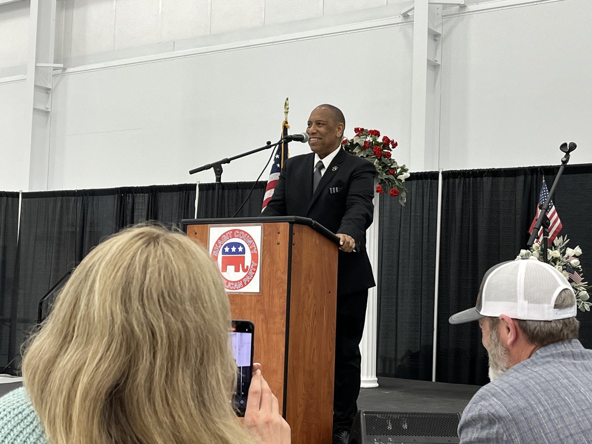 CommonSenseSemi's tweet photo. The Skagit County Lincoln Day Dinner was nothing less than spectacular. Thank you for the amazing welcome and overwhelming show of support! For such a time as this! πΊπΈ
#WashingtonEvents #PeopleOverPolitics #CommunityEngagement #governor #togetherwecan #giveolympiathebird #unitedwestand #washington #birdforgovernor