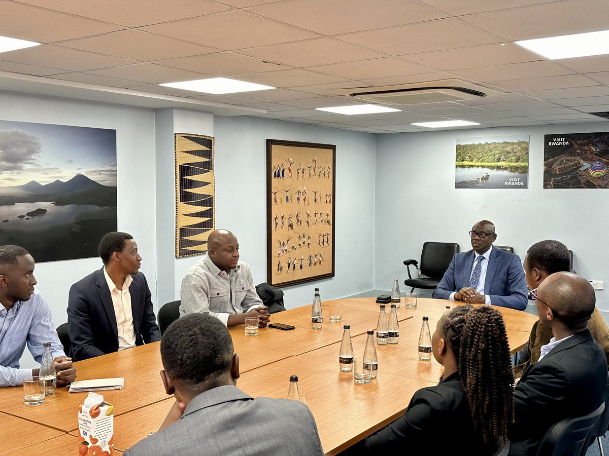 RwandaInUK's tweet photo. Today, HC @BusingyeJohns hosted Rwandan Masters &amp; PhD students on Chevening, Commonwealth &amp; other scholarships. They discussed collaboration with the Mission &amp; stakeholders to ensure full uptake of UK scholarship opportunities for Rwandan students back home.

#RwandaInUK https://t.co/DZeQQWoIMJ