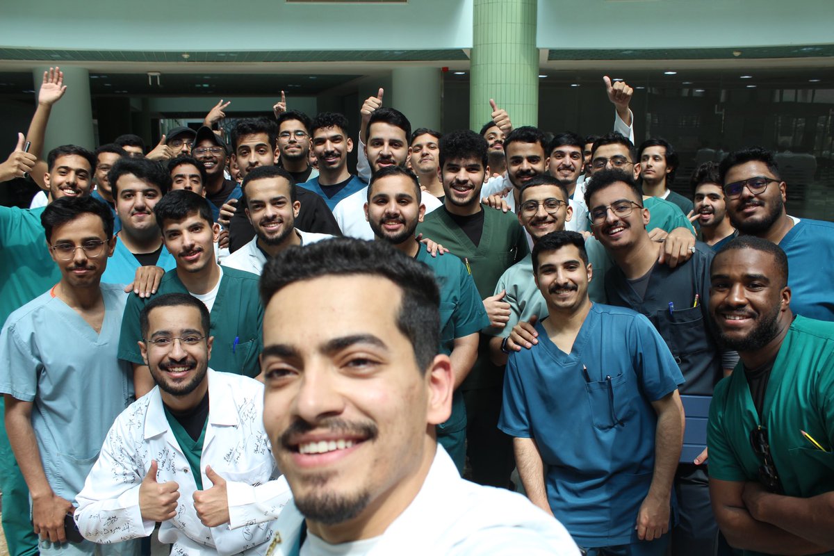 Ph_MutlaqA's tweet photo. في هذا اليوم ورسمياً
القلعة هُدِمَت وانتهت رواية أعظم دفعة في تاريخ الصيدلة، ففي هذه الدفعة كسبت 74 أخاً ممن تشرفت بمعرفتهم والدراسة معهم 🤍
أبارك لي ولأخواني #ph441 هذا التخرج وأتمنى لهم دوام التوفيق والنجاح والعقبى لأن تجمعنا المناصب العليا 🎓♥️ https://t.co/SpRpe958iH
