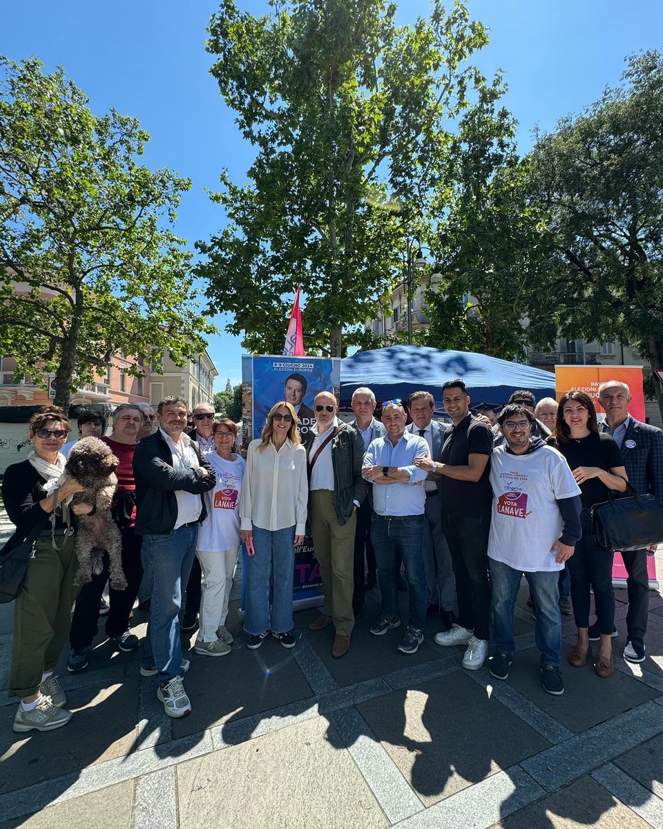 raffaellapaita's tweet photo. Che giornata in Lombardia! A Pavia con amici e sostenitori, volantinando per promuovere Stati Uniti d’Europa e la nostra lista Italia Viva al centro, a sostegno del candidato sindaco Lissia. Poi a Milano due bei incontri, prima con Gianfranco Librandi con l’associazione L’isola e poi con l’amico Roberto Cociancich e l’associazione Per l’Italia con l’Europa. Grazie a tutti. Ora è il momento di fare la differenza per l’ultimo sprint, piazza per piazza, voto per voto. Quello di cui sono più orgogliosa è l’amicizia, l’affetto che ho ricevuto da parte di tutti.  Non mi risparmierò fino all’ultimo minuto di campagna  elettorale.