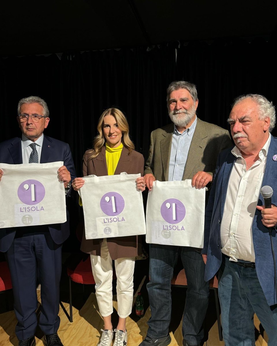 raffaellapaita's tweet photo. Che giornata in Lombardia! A Pavia con amici e sostenitori, volantinando per promuovere Stati Uniti d’Europa e la nostra lista Italia Viva al centro, a sostegno del candidato sindaco Lissia. Poi a Milano due bei incontri, prima con Gianfranco Librandi con l’associazione L’isola e poi con l’amico Roberto Cociancich e l’associazione Per l’Italia con l’Europa. Grazie a tutti. Ora è il momento di fare la differenza per l’ultimo sprint, piazza per piazza, voto per voto. Quello di cui sono più orgogliosa è l’amicizia, l’affetto che ho ricevuto da parte di tutti.  Non mi risparmierò fino all’ultimo minuto di campagna  elettorale.