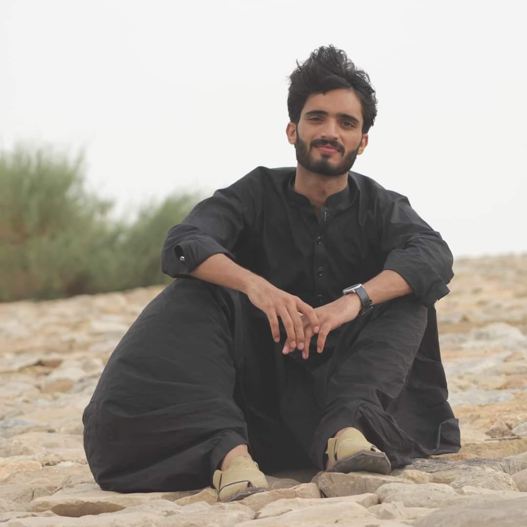BSCPunjab's tweet photo. Anees Baloch, a graduate of BZU Multan and former Chairman of BSC Multan has been enforcedly disappeared today evening at 8:00 pm from a local cafe in Khuzdar.
We would not bear the targeting of our fellows with silence and request people from all walks of life to raise ur voice. https://t.co/cYaJUEIg76