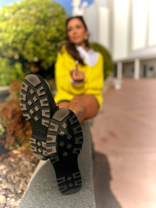 Bullied then&hellip; bullied now&hellip; ur a FOREVER-LOSER! https://t.co/kEfRntwsrA<a href="/tag/wrinkledsoles"class="tags"><span>#wrinkledsoles</span></a>