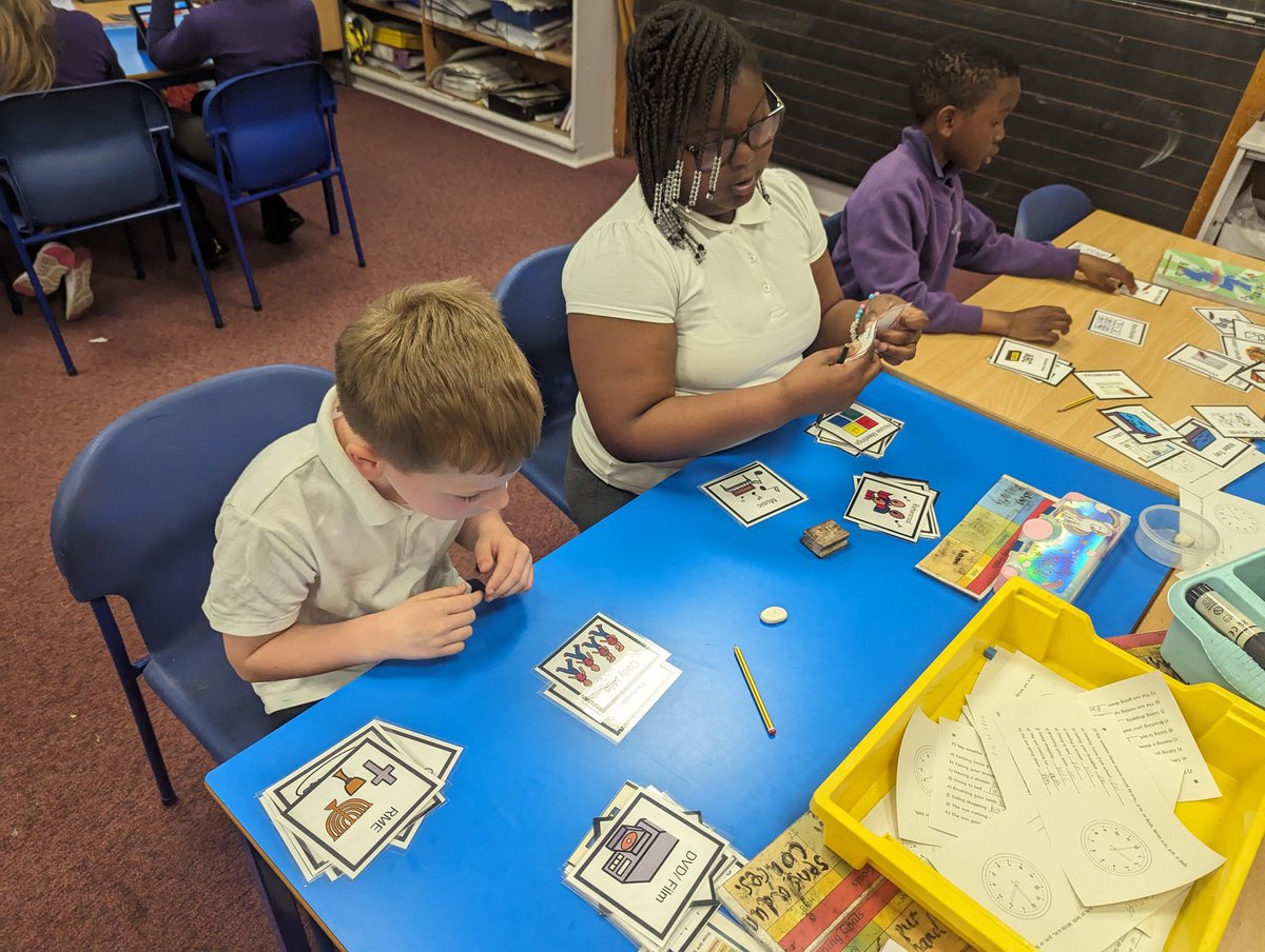 BPSDrParnell's tweet photo. We loved working on am and pm today, and converting 12- and 24-hour time. We categorised subjects from our pictorial timetable into am and pm, played an iPad game matching digital and analogue times, and completed some written problems 💪🏽#BPSNumeracy https://t.co/zCqugSxxmx