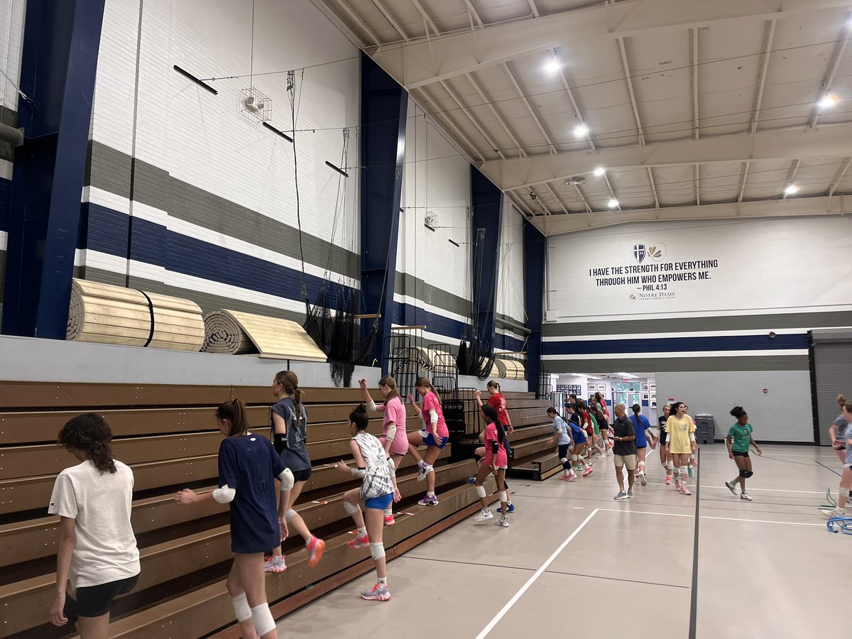 MarianHS_VB's tweet photo. Day two of conditioning: getting stronger, faster, and more agile. These ladies are working hard with tons of energy and intensity. Loving it! Annie and Katie
Rocking the box jumps! Go Knights! #wogwag https://t.co/FxcYYVSfI9