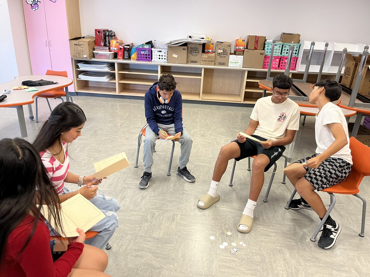 RHernandez_PHHS's tweet photo. SESLA Day one ! We had so much fun! #RISE @PHills_HS https://t.co/xFGz4S92My