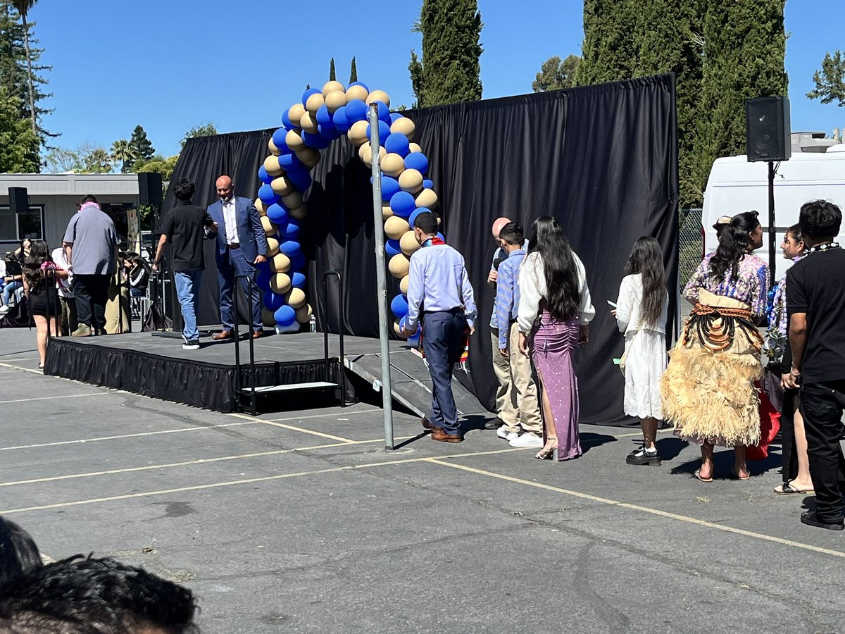 Aline H. Lee tweet media