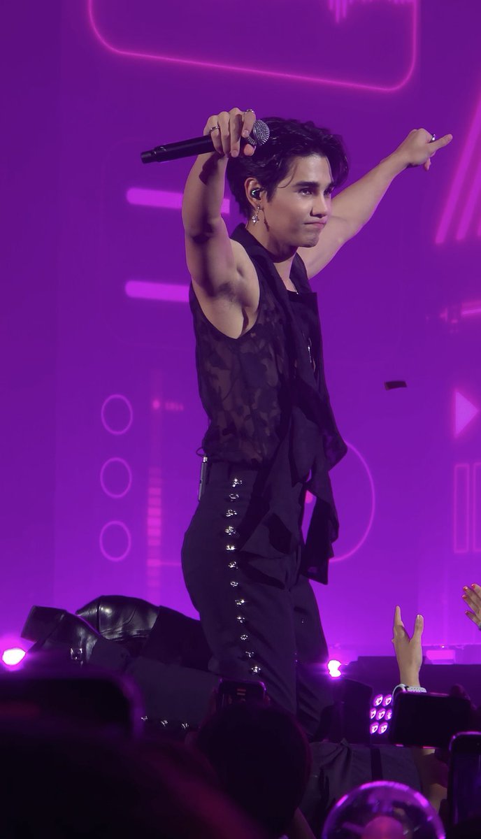 เอวบางร่างน้อย😂😂😂
#jeffsatur