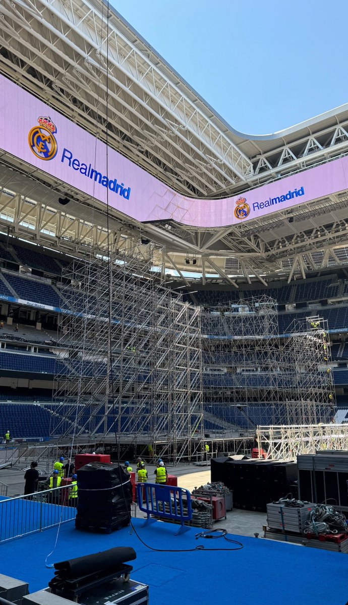 DukiBernabeu's tweet photo. 4 Días para el concierto de Duki en el Bernabéu https://t.co/cSofRC1uz6