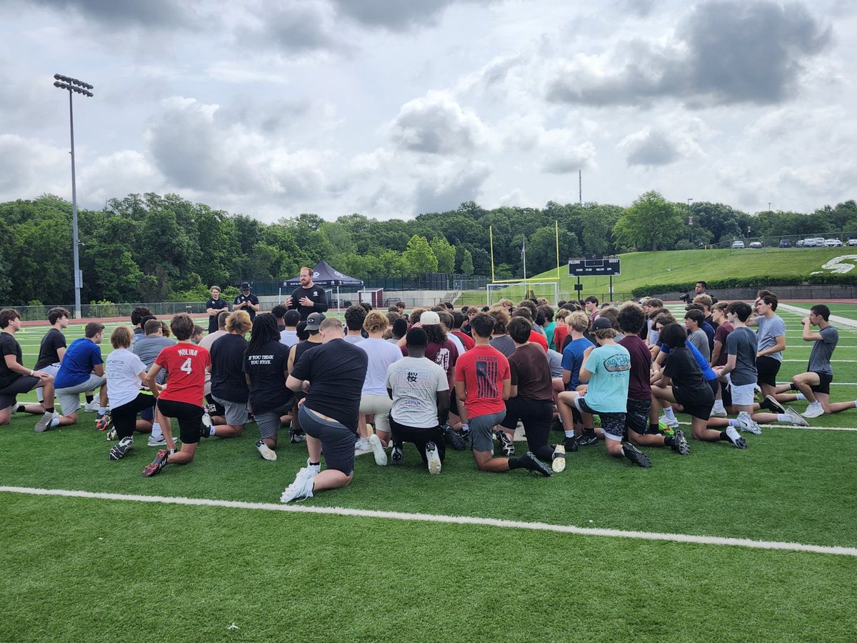 Summit Football tweet media