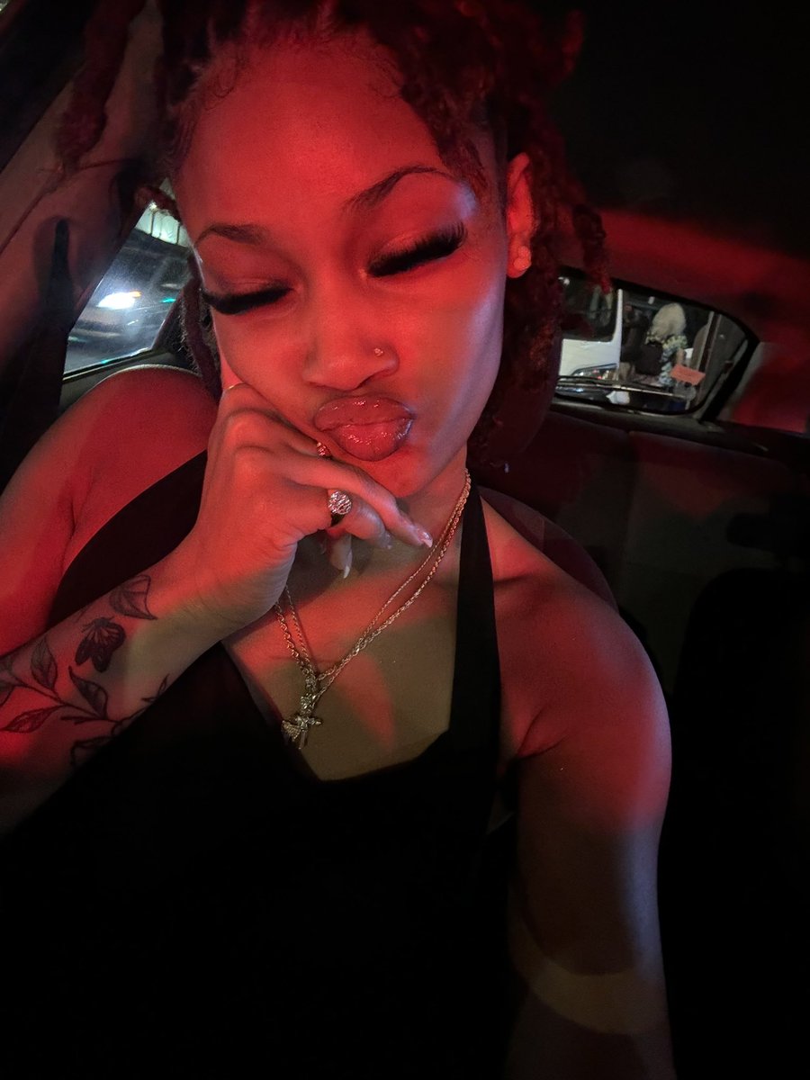 love4lon's tweet photo. fine shii , pretty face , adorable 🙂‍↔️ https://t.co/L6o7xwQZmW