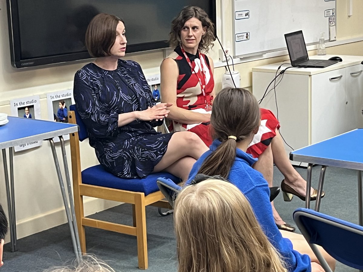 Our school parliament chatting to <a href="/bphillipsonMP/">Bridget Phillipson</a> and <a href="/JessicaToale/">Jessica Toale MP</a>