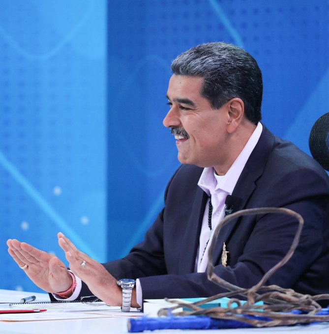 📢¡𝐀𝐬í 𝐥𝐨 𝐃𝐢𝐣𝐨!🇻🇪
Pdte. <a href="/NicolasMaduro/">Nicolás Maduro</a>: Con el Plan de Recuperación de Iglesias y Mi Iglesia Bien Equipada, la Gran Misión Venezuela Bella ha logrado mejorar 3.565 templos en todo el país.
#AfirmativosYPaLante