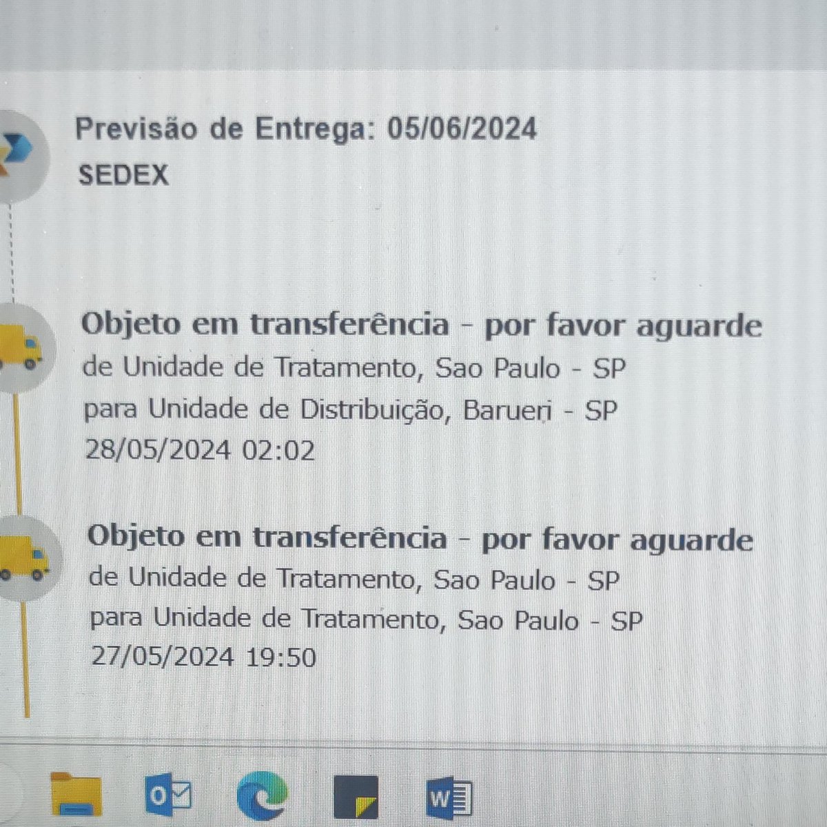 ruivasoueu's tweet photo. E aí @correiosBR  cadê meu Sedex??? Uma semana sem atualização??? Se o carteiro estivesse caminhando já tinha chego e retornado a SP ... https://t.co/tWJgvL09Ik