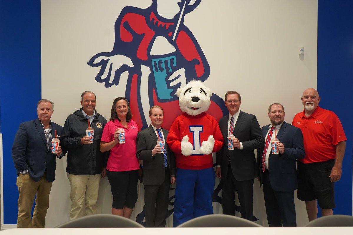 Thank you to Rep. Stevens and Rep. Sparks for showing me around La Vergne! Touring my childhood drink of choice the @Official_ICEE headquarters. We appreciate their desire to relocate to Tennessee from California. Thank you!